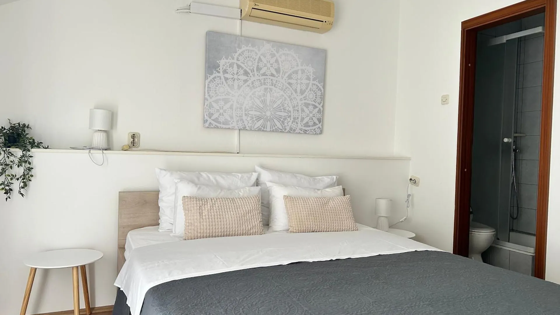 Pension Rusev Preko 3*,  Croatia